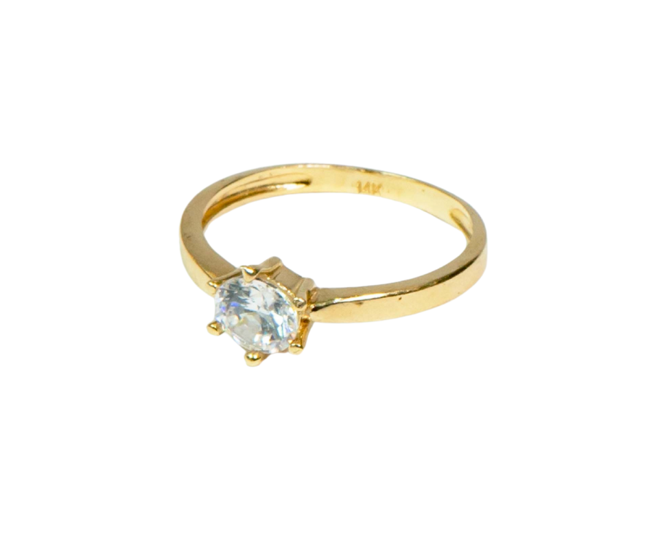 Anillo Solitario en Oro 14K con Piedras Blancas
